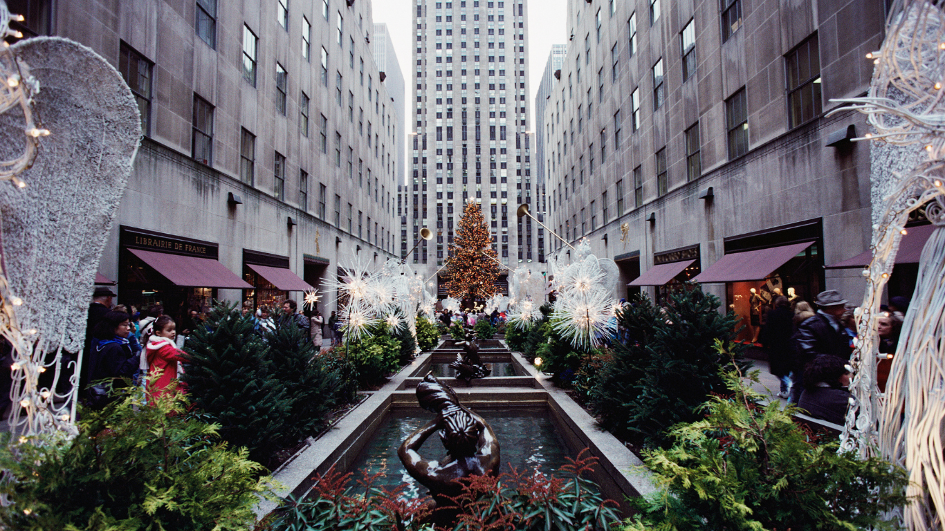 ROCKEFELLER CENTER – “TRÁI TIM” RỰC RỠ CỦA NEW YORK GIỮA LÒNG NƯỚC MỸ HOA LỆ