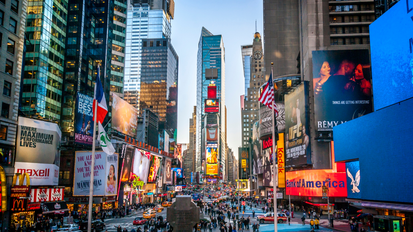 “BÙNG NỔ ÁNH SÁNG GIỮA TRÁI TIM NEW YORK” – KHÁM PHÁ QUẢNG TRƯỜNG THỜI ĐẠI TRONG TOUR DU LỊCH MỸ