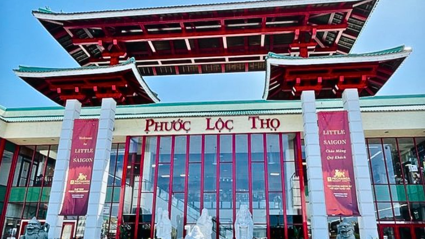 PHƯỚC LỘC THỌ – NÉT CHẤM VĂN HÓA VIỆT GIỮA BỨC TRANH MỸ HIỆN ĐẠI