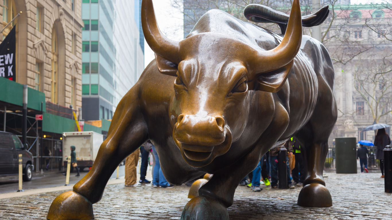  “CHARGING BULL” – CHÚ BÒ ĐỒNG ĐẦY BÍ ẨN CỦA PHỐ WALL KHIẾN CẢ THẾ GIỚI TIN VÀO SỨC MẠNH MỸ